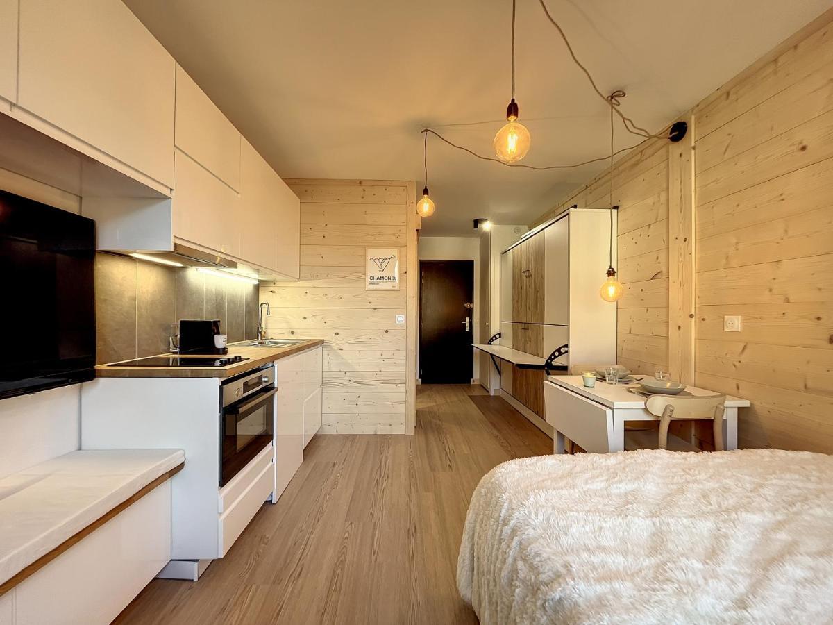 Superbe Studio Refait A Neuf Et Tout Equipe Avec Parking 샤모니 외부 사진